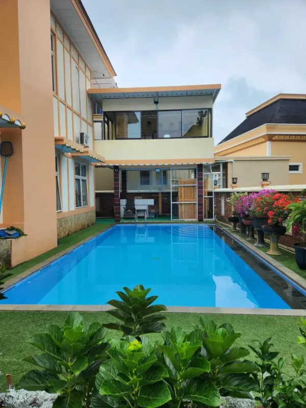 Villa Tropis Kota Bunga