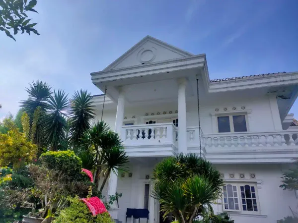Villa Putih Ciwalen